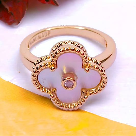 clover mother of pearl Ring