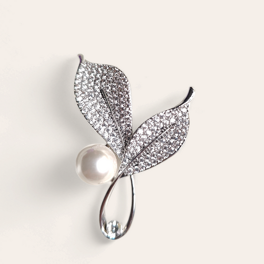Pearl Brooch in Silver Plating