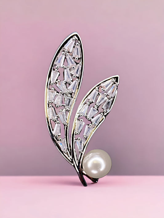 Feather and Pearl Brooch in Silver Plating