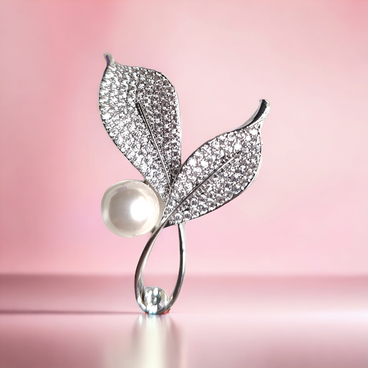 Pearl Brooch in Silver Plating