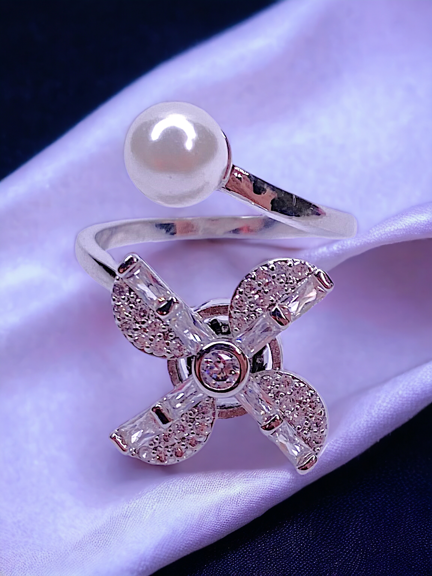 Elegant Windmill Configuration Pearl Ring For Ladies