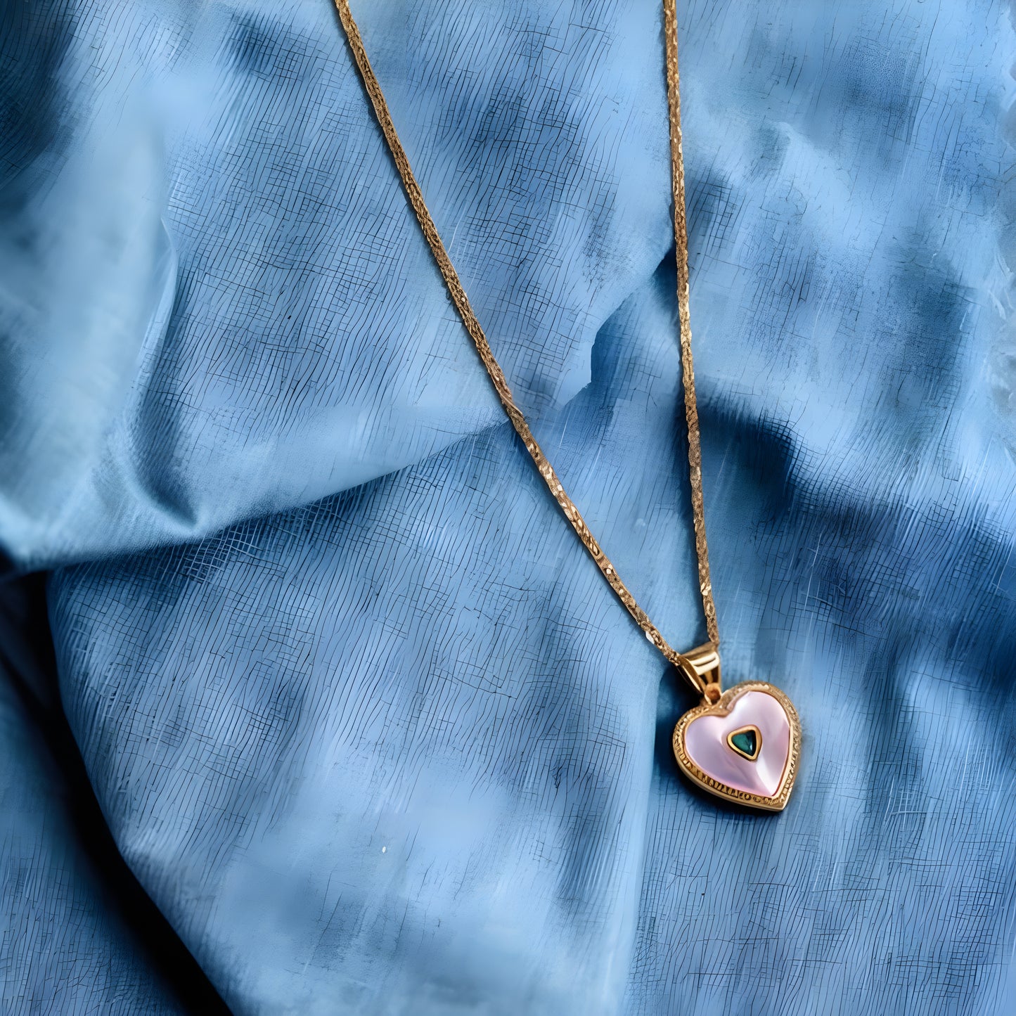 Golden Plated Heart Shape Chain Pendant with MOP