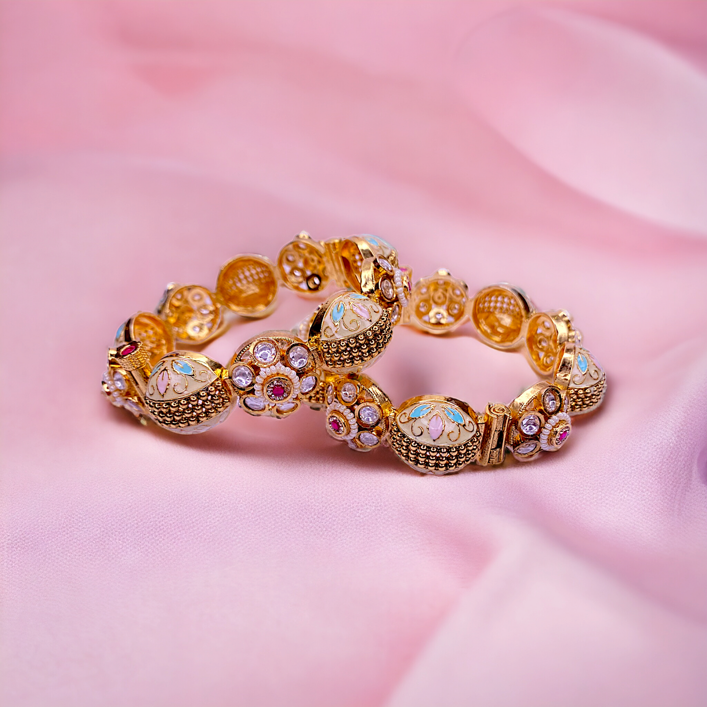 Classical Round Cut Kundan Bangles